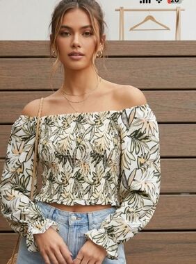 Japna Women's Smocked Top - XS  NWT